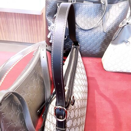 Gucci GG Emblem Medium Shoulder Bag Beige 847449 FAD6L 9741