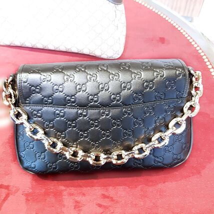 Gucci GG Emblem Medium Shoulder Bag Black 848882 AAFDV 1000