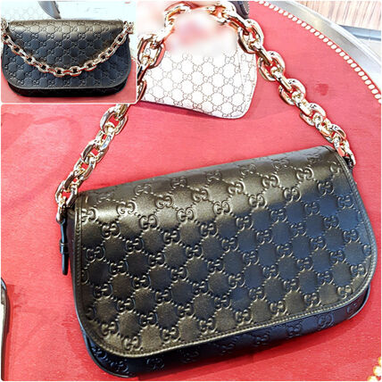 Gucci GG Emblem Medium Shoulder Bag Black 848882 AAFDV 1000