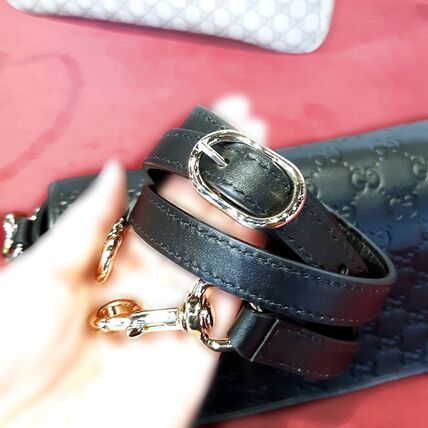 Gucci GG Emblem Medium Shoulder Bag Black 848882 AAFDV 1000