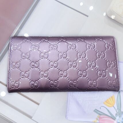 Gucci GG Emblem Patent Leather Continental Wallet Lilac 847210 FAE83 5301
